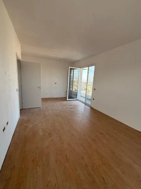 Tirane, shitet apartament 2+1 , 129 m² 128.500 € 