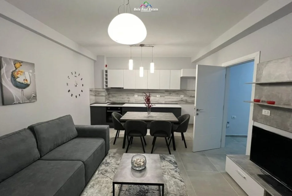 Tirane, jepet me qera apartament 1+1 Kati 4, 70 m² 620 € (Rruga e Ullishtes)