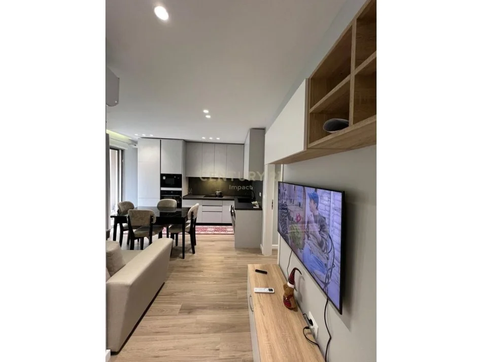 Tirane, jepet me qera apartament 2+1+Ballkon Kati 2, 77 m² 800 € (PAZARI I RI)