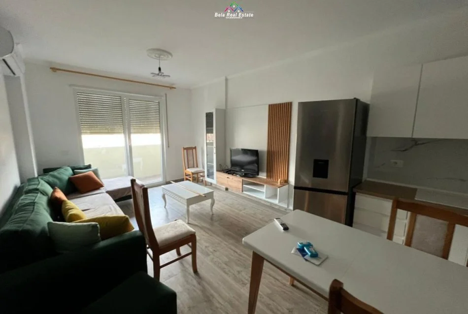 Tirane, jepet me qera apartament 1+1 , 70 m² 625 € (Rruga e Kavajes)