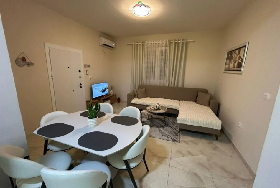 Tirane, jepet me qera Vile 1+1 Kati 1, 70 m² 625 € (Rruga e Dibres)