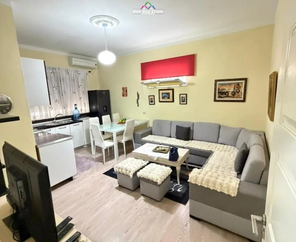 Tirane, jepet me qera Vile 2+1 Kati 2, 85 m² 620 € (Rruga Kongresi i Lushnjes)