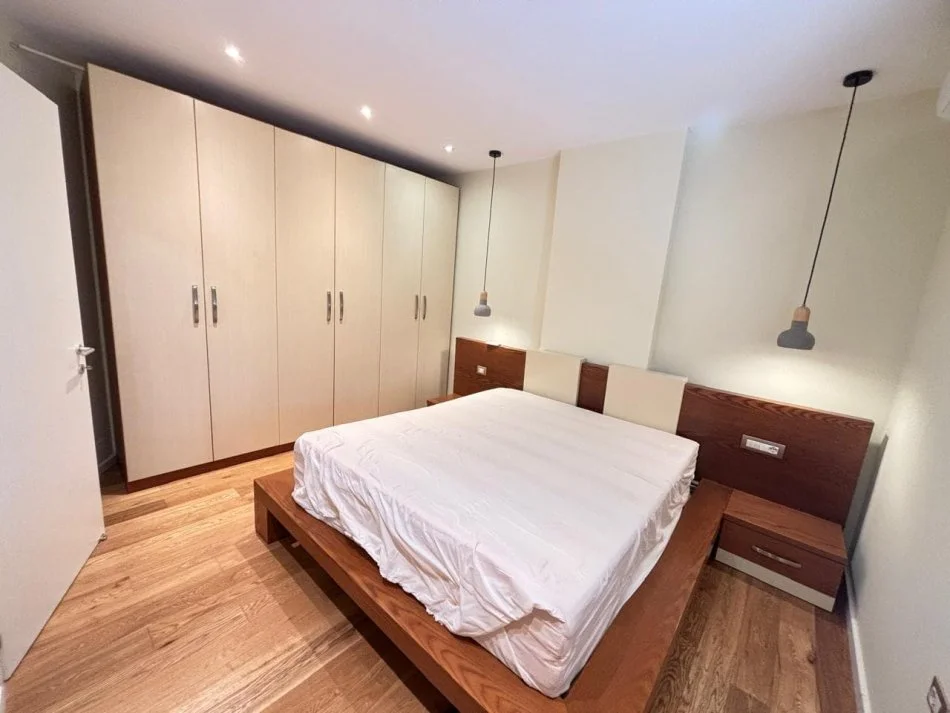 Tirane, jepet me qera apartament 3+1+Ballkon Kati 3, 100 m² 830 € (Rruga Dervish Hekali)