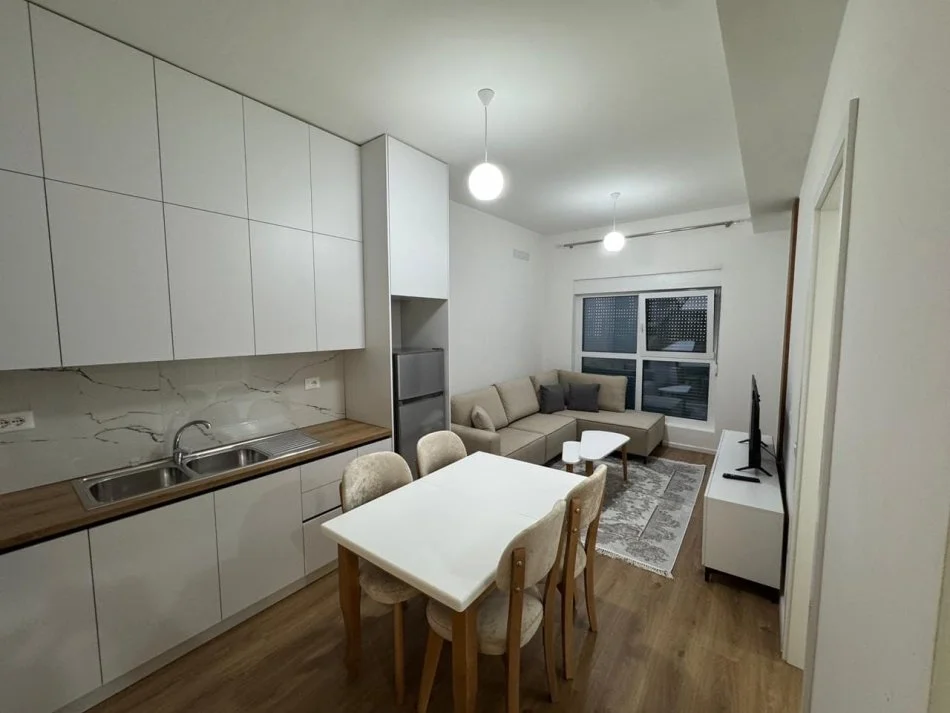Tirane, jepet me qera apartament 1+1 Kati 1, 50 m² 450 € (Rruga Pasho Hysa)