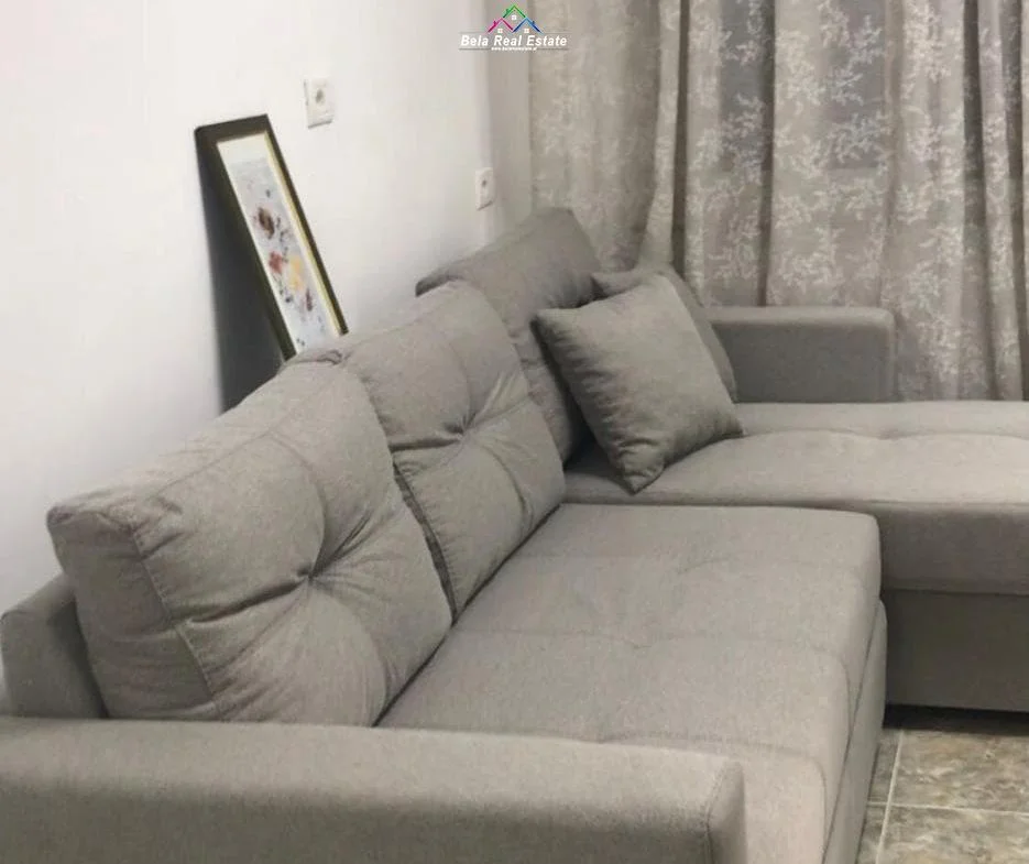 Tirane, jepet me qera apartament 2+1 Kati 4, 80 m² 570 € (Rruga e Dibres)