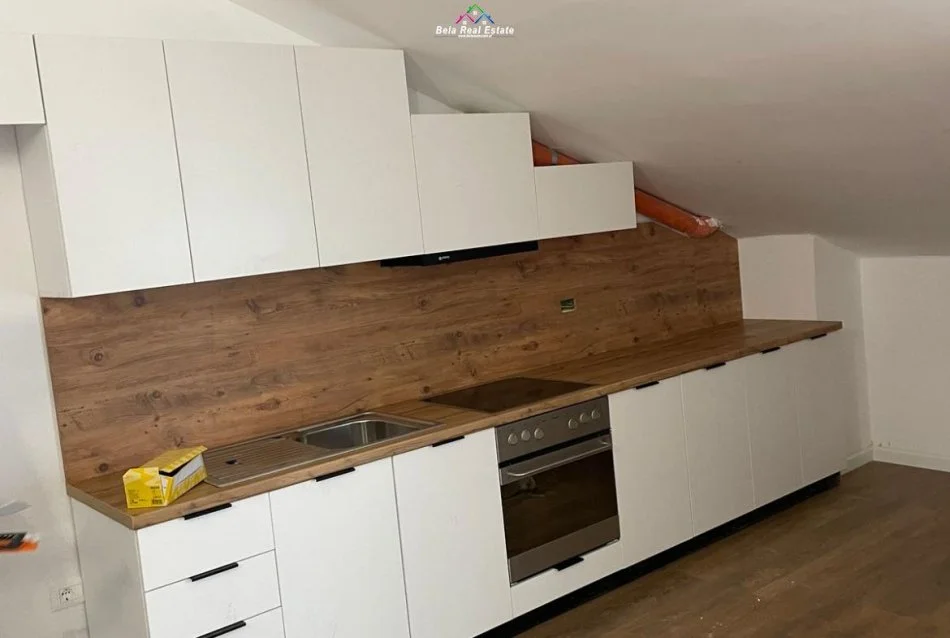 Tirane, shitet apartament 2+1+Ballkon Kati 7, 142 m² 186.550 € (Rruga Shefqet Kuka)