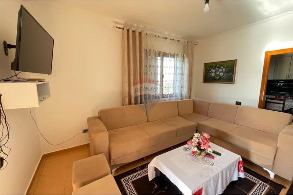 Vlore, shitet shtepi 2+1 Kati 1, 490 m² 120.000 € (Rruga Ali Demi, pranë Spitalit, Vlorë)