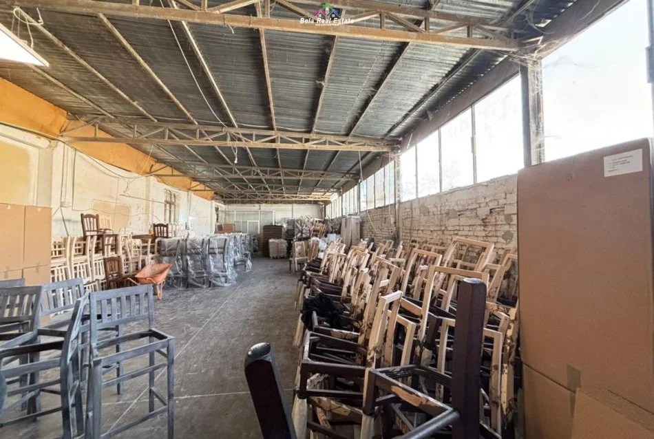 Tirane, jepet me qera magazine Kati 0, 400 m² 1.560 € (MISTO MAME)