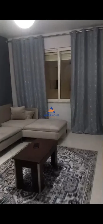 Tirane, jepet me qera apartament 2+1+Ballkon Kati 4, 120 m² 468 € 