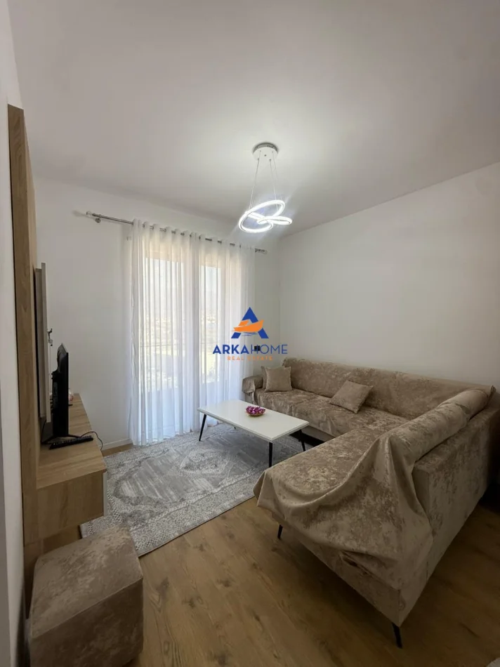 Tirane, jepet me qera apartament 2+1+Ballkon Kati 2, 90 m² 500 € 