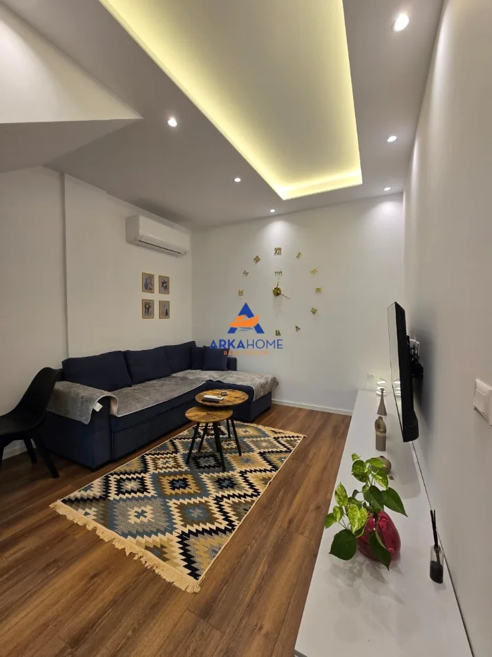 Tirane, jepet me qera apartament 1+1+Ballkon Kati 1, 50 m² 600 € 