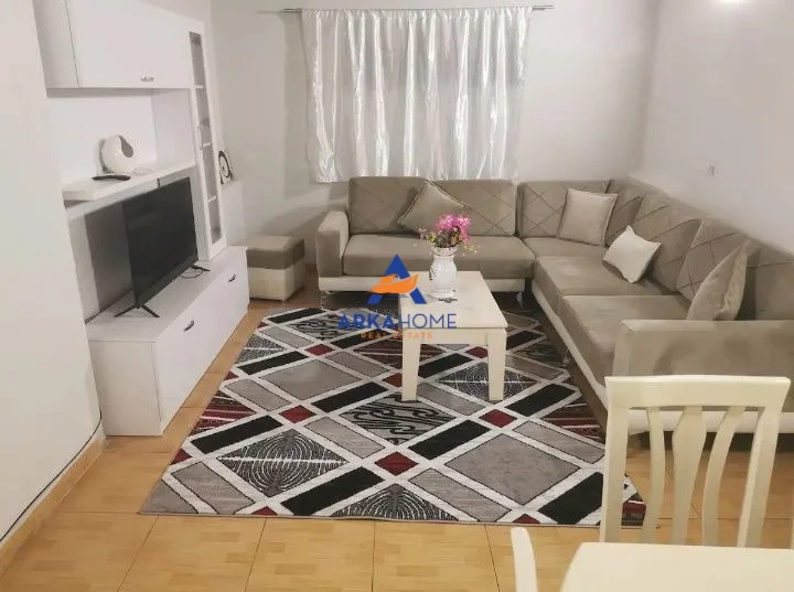 Tirane, jepet me qera apartament 1+1+Ballkon , 68 m² 625 € 