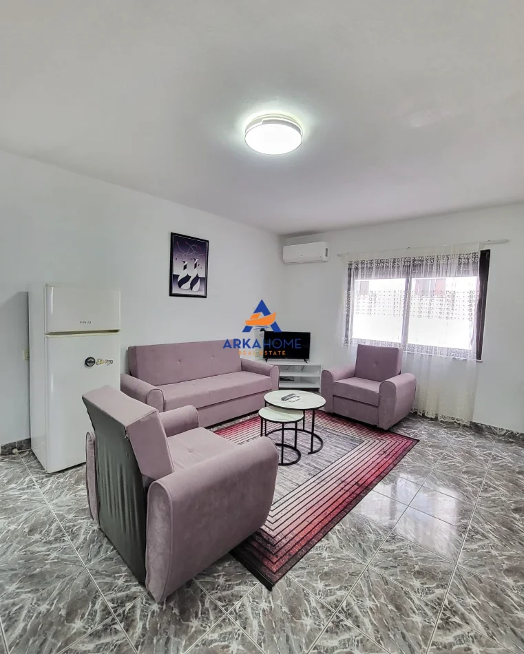 Tirane, jepet me qera apartament 2+1+Ballkon Kati 4, 93 m² 625 € 