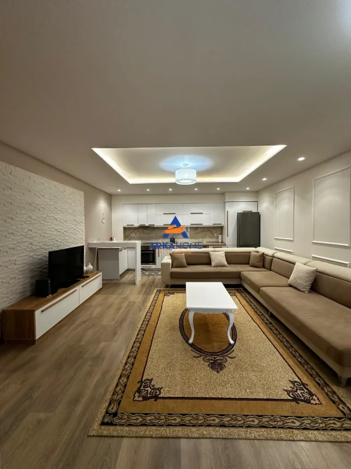 Tirane, jepet me qera apartament 1+1+Ballkon Kati 2, 800 m² 800 € 