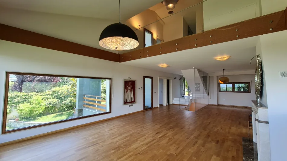 Tirane, shitet Vile 2 Katshe , 692 m² 1.615.000 € (TEG)