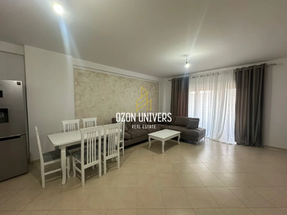 Tirane, jepet me qera apartament 3+1+Ballkon Kati 2, 145 m² 1.000 € (5 Maji)