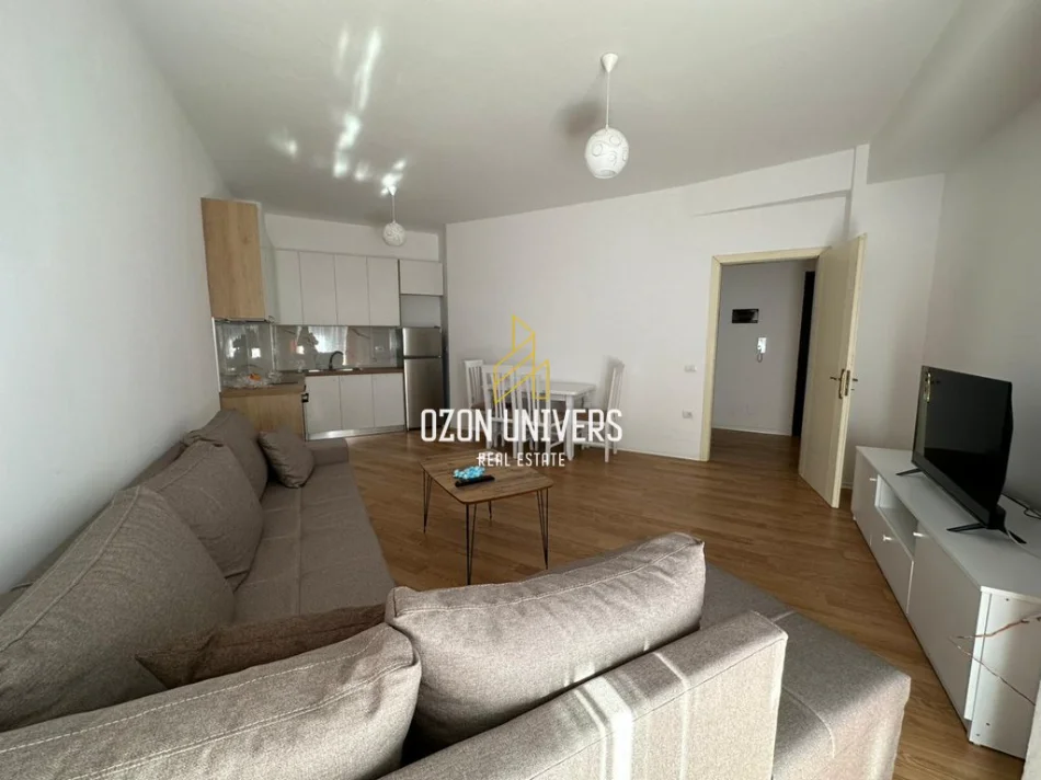 Tirane, jepet me qera apartament 2+1+Ballkon Kati 6, 125 m² 600 € (Astir)