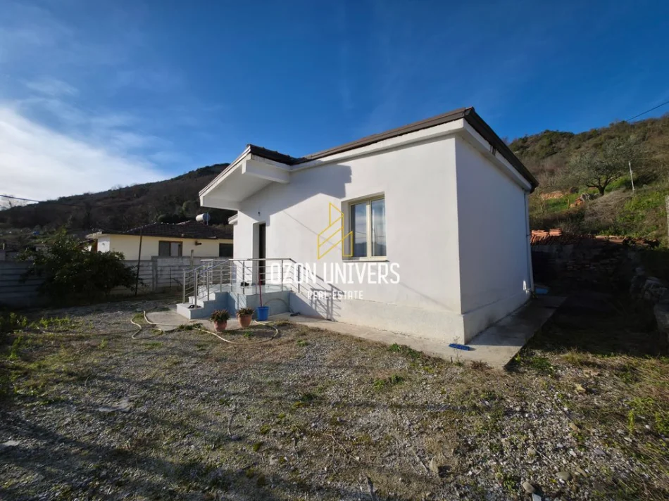 Tirane, shitet shtepi 1 Katshe Kati 1, 250 m² 69.000 € (Ndroq)