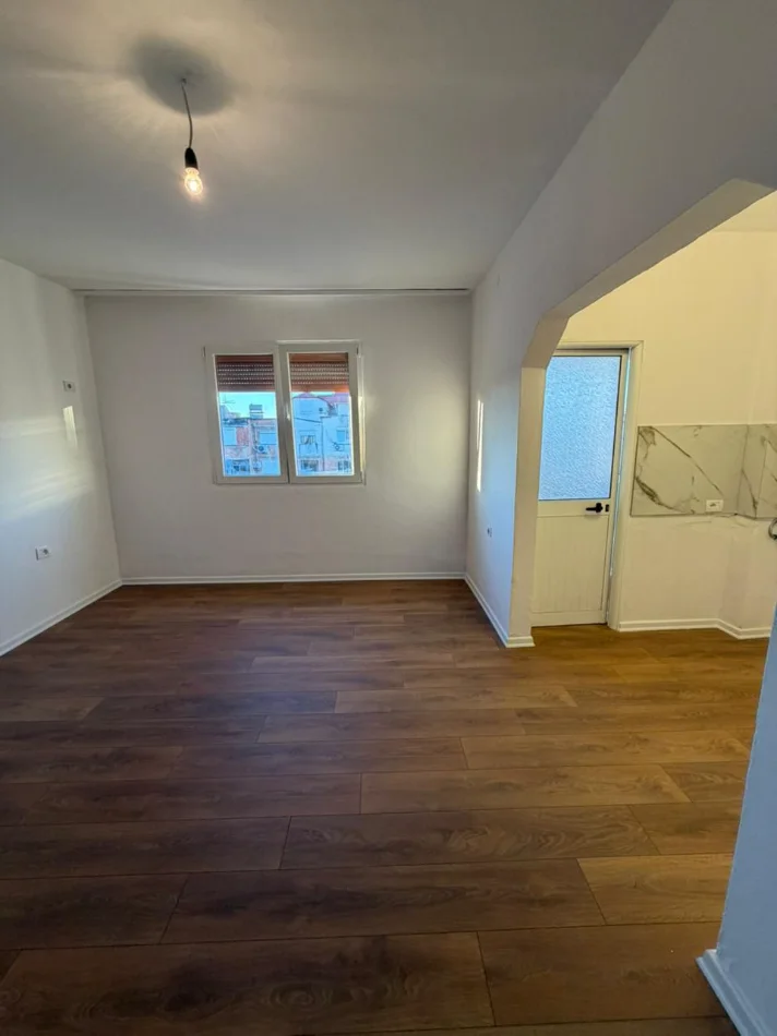 Tirane, shitet apartament 1+1 , 58 m² 93.000 € (Oxhaku)