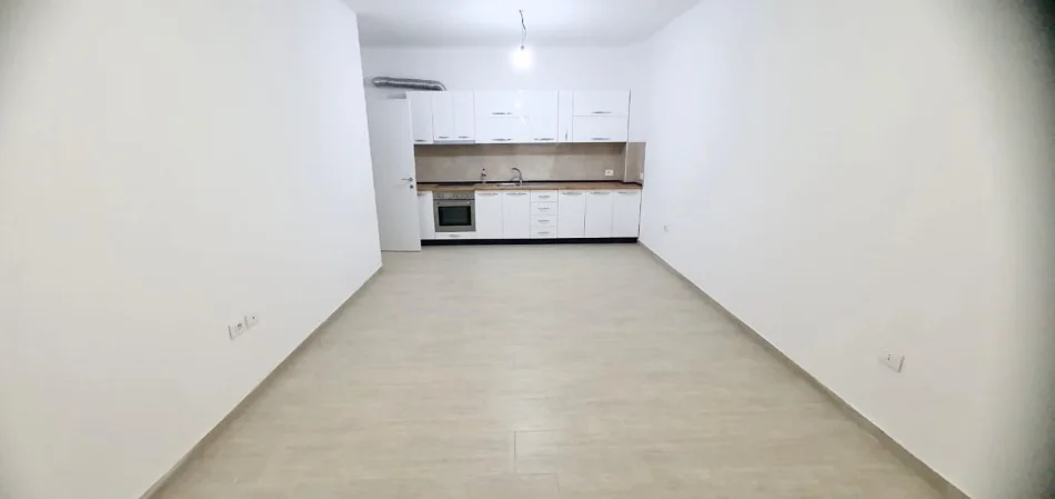 Tirane, jepet me qera apartament 2+1 Kati 2, 90 m² 500 € 