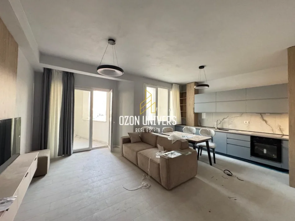 Tirane, jepet me qera apartament 2+1+Ballkon Kati 6, 90 m² 650 € (River Residence, Astir)