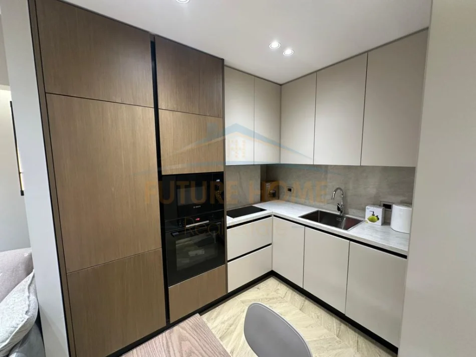 Tirane, jepet me qera apartament 1+1 Kati 4, 65 m² 850 € (Myslym Shyri)