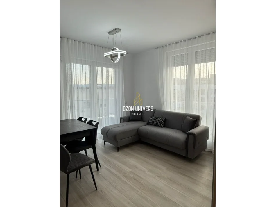 Tirane, jepet me qera apartament 2+1+Ballkon Kati 6, 90 m² 900 € (Ish Stacioni i Trenit)