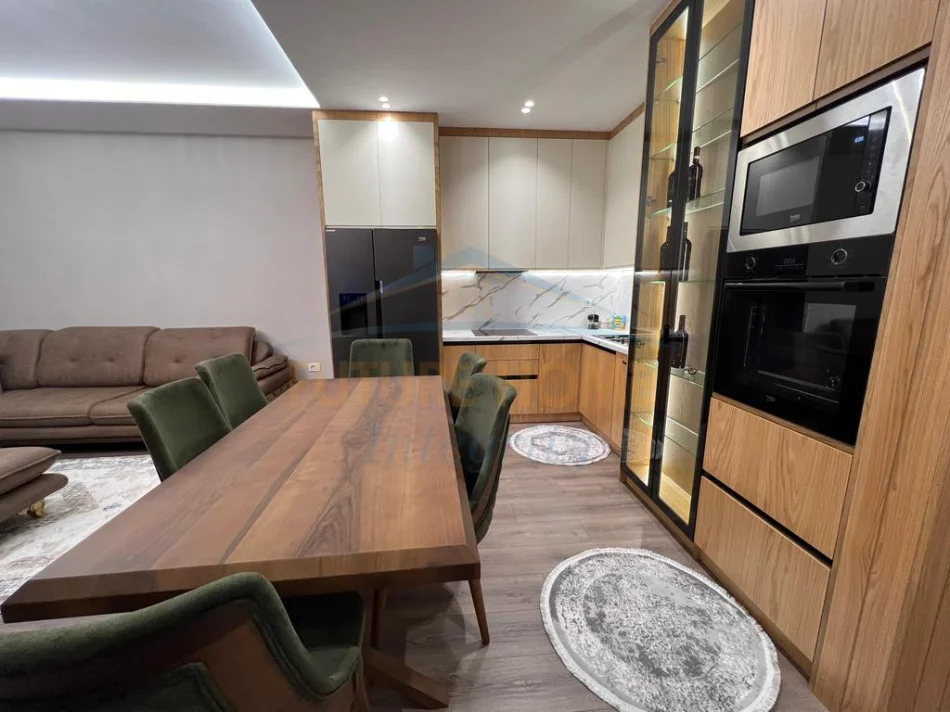 Tirane, shitet apartament 2+1 Kati 1, 97 m² 260.000 € (Ali Demi, Tiranë.)