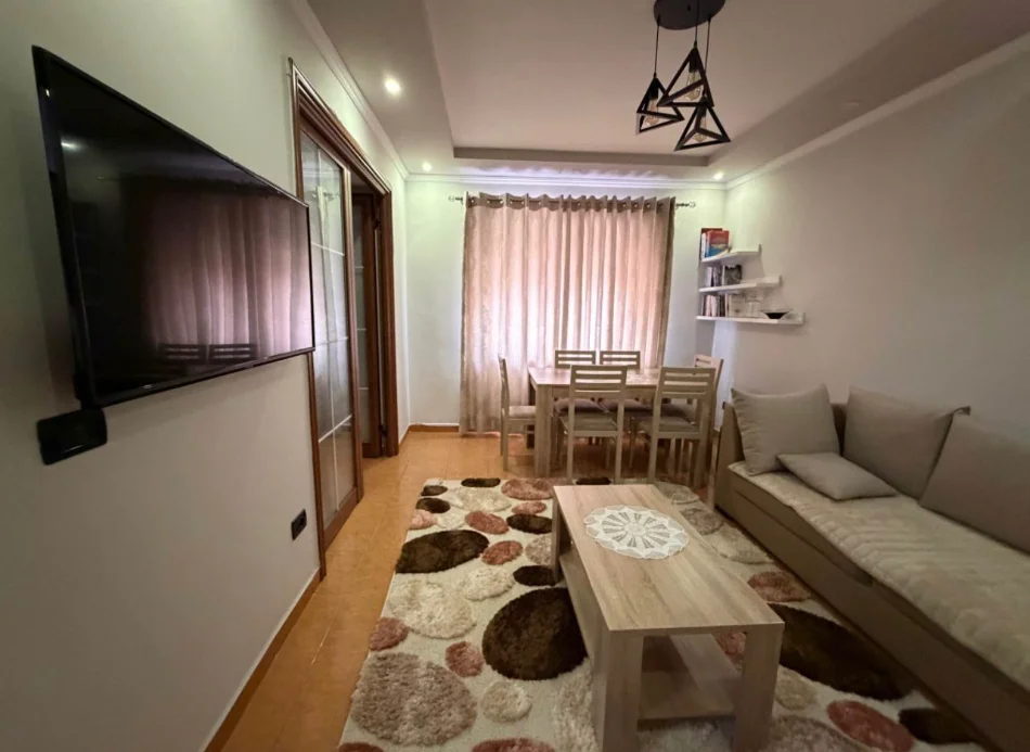 Tirane, jepet me qera 2+1 , 75 m² 550 € (Rruga Don Bosko)