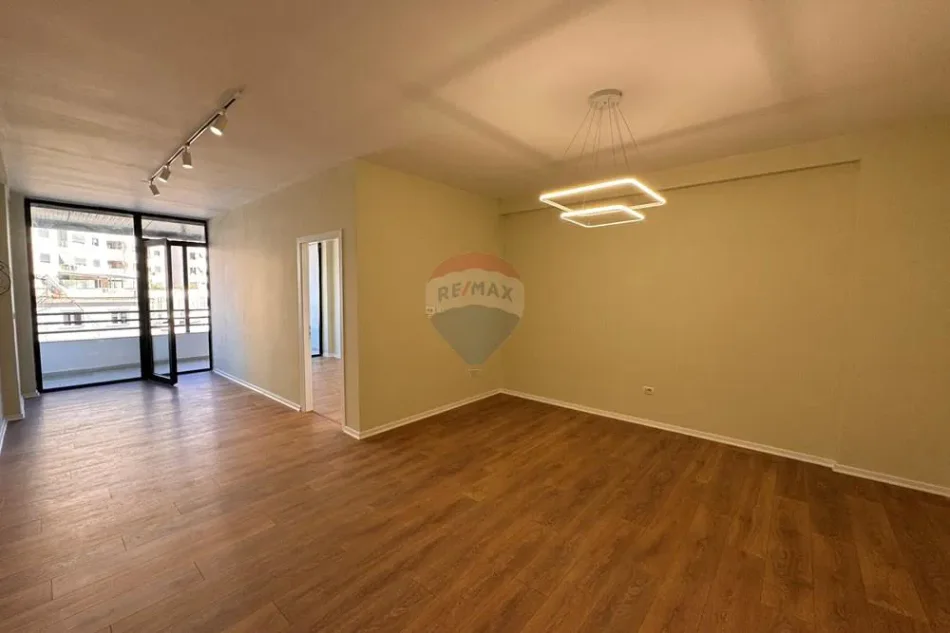 Tirane, shitet apartament 2+1+Ballkon Kati 3, 105 m² 157.000 € (Teodor Keko)