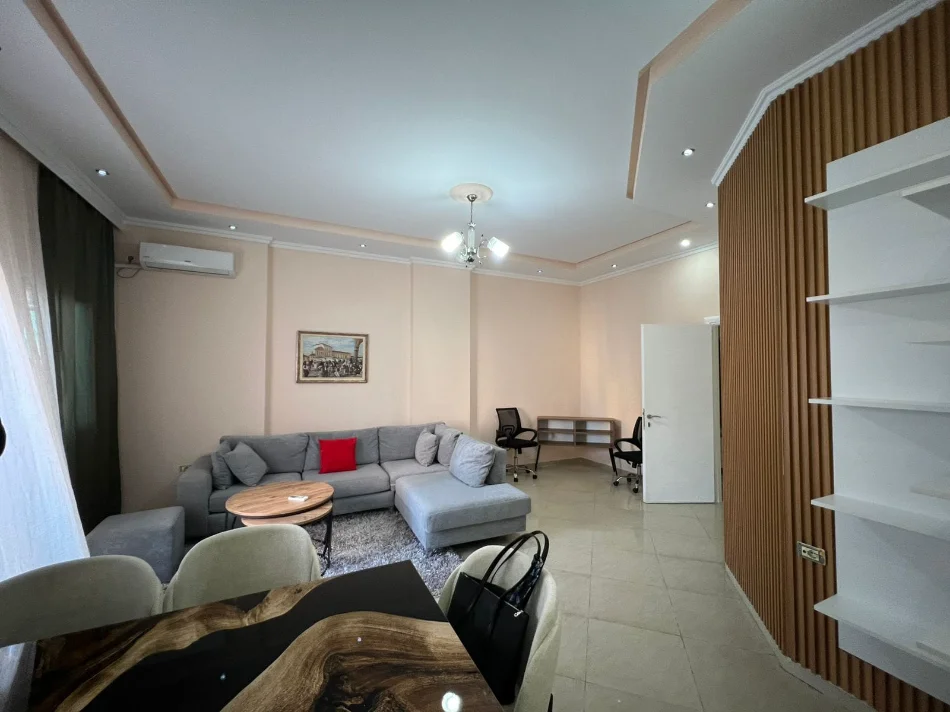 Tirane, jepet me qera apartament 1+1 Kati 2, 70 m² 720 € (Selvia)