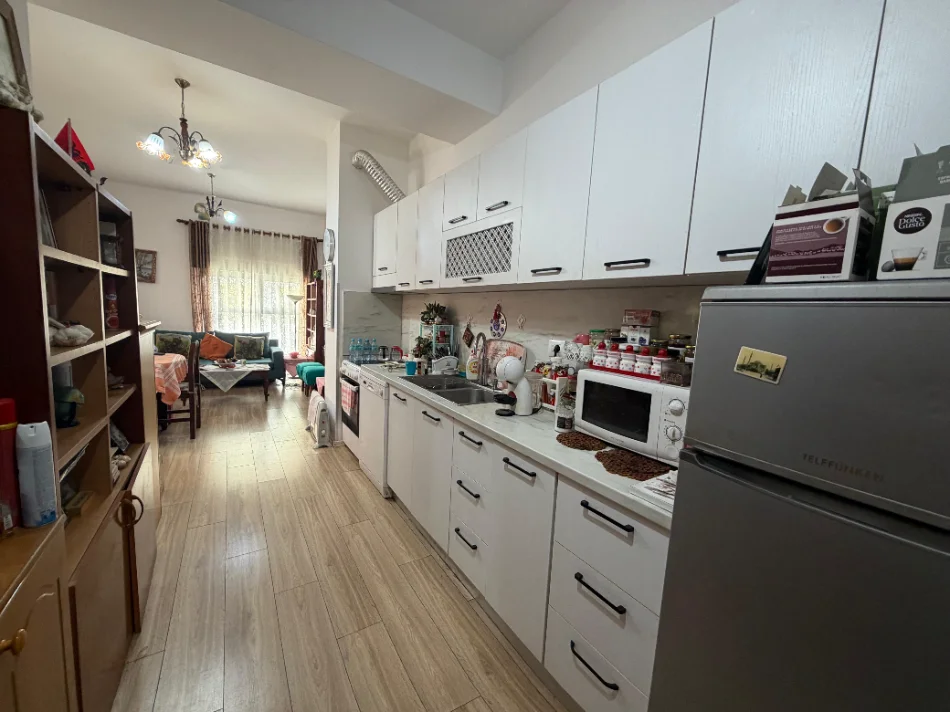 Tirane, shitet apartament 2+1+Ballkon Kati 2, 83 m² 145.000 € (Kompleksi Mangalem)