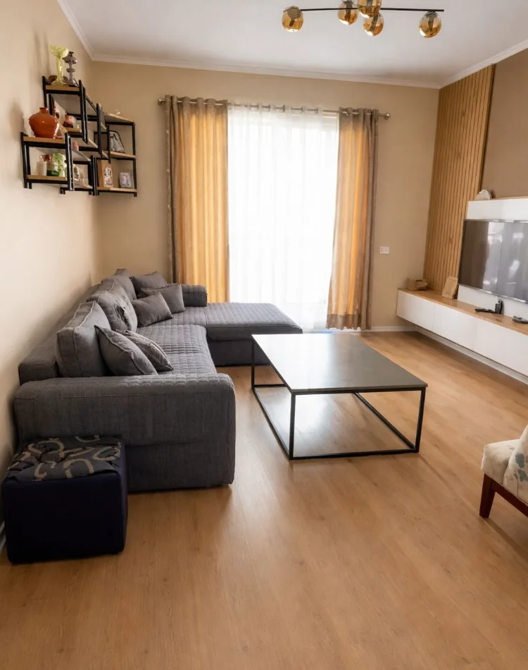 Tirane, jepet me qera apartament 3+1 , 110 m² 650 € 