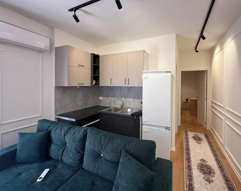 Tirane, jepet me qera apartament 1+1 , 75 m² 550 € (selite)