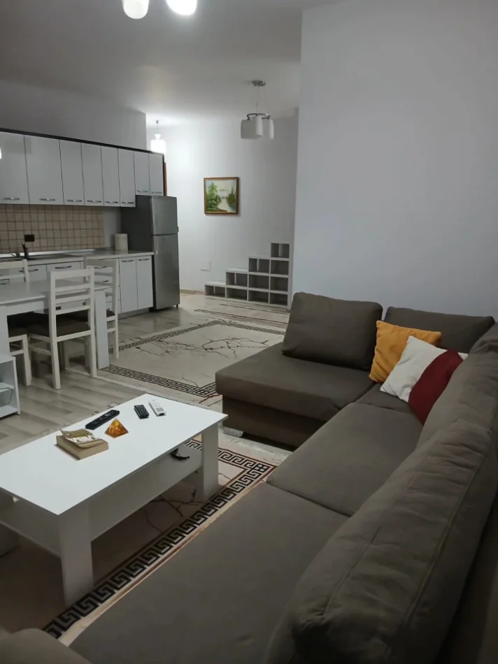 Tirane, jepet me qera apartament , 110 m² 700 € (MBRAPA 15 KT)