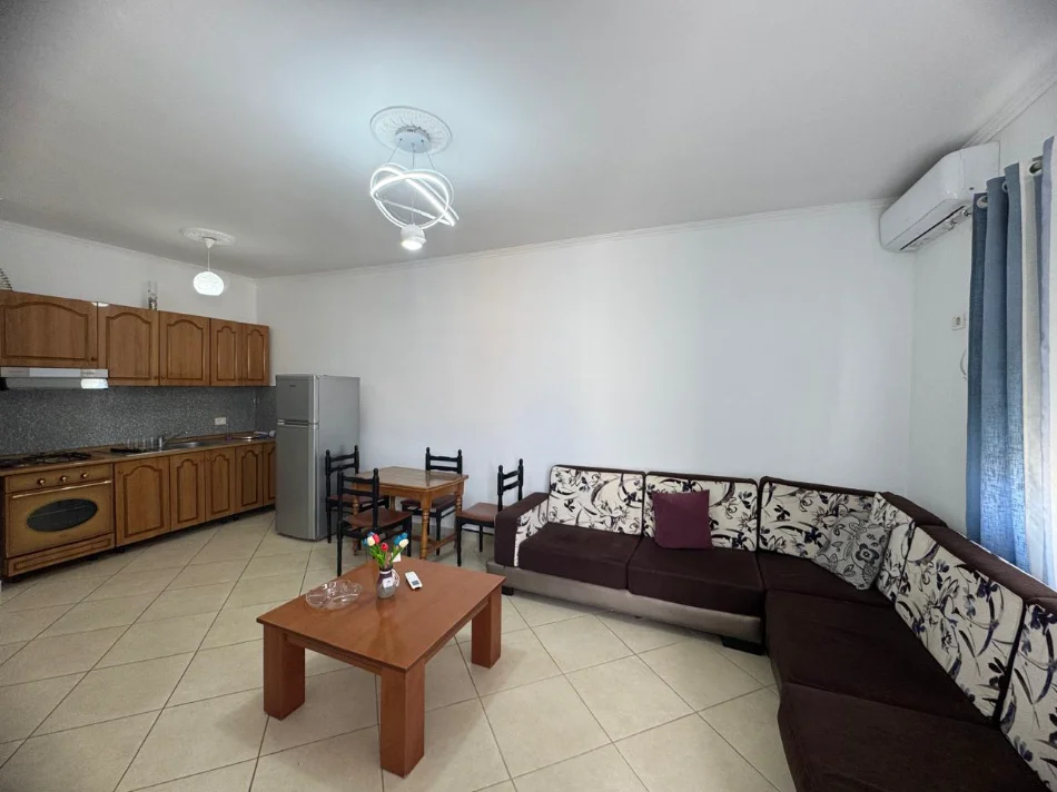 Tirane, jepet me qera apartament 1+1+Ballkon Kati 8, 60 m² 400 € (Astir prane bar Artistit)