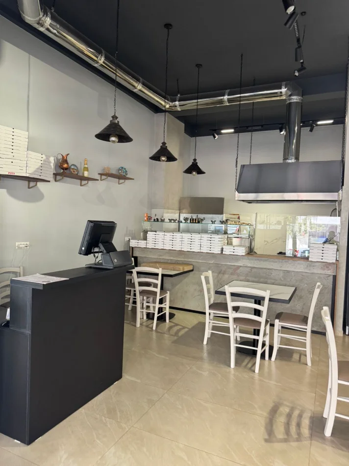 Tirane, jepet me qera lokal Kati 0, 55 m² 630 € (Yzberisht)