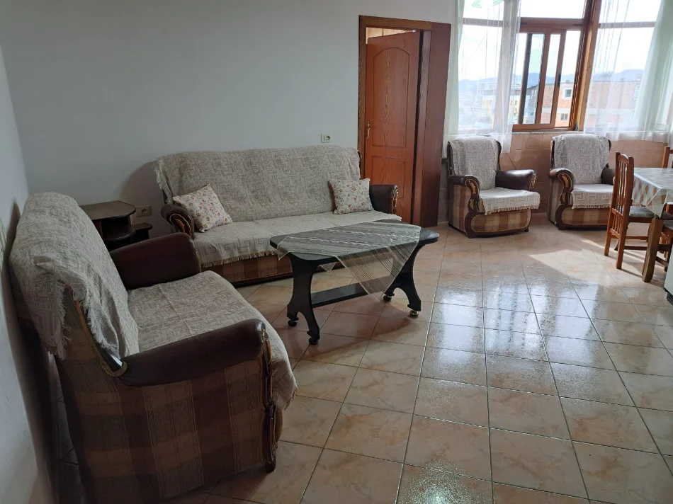 Tirane, jepet me qera apartament 1+1+Ballkon Kati 10, 70 m² 380 € (Don Bosko)