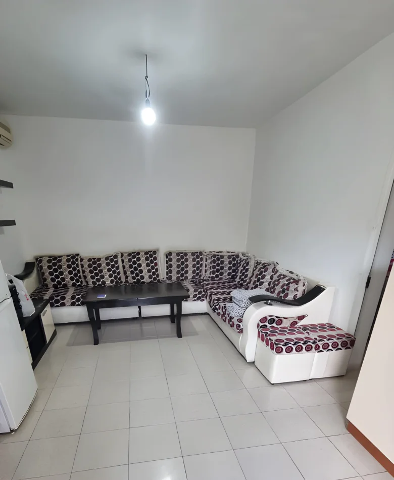 Tirane, jepet me qera apartament 1+1+Ballkon Kati 1, 70 m² 350 € (21 Dhjetori)