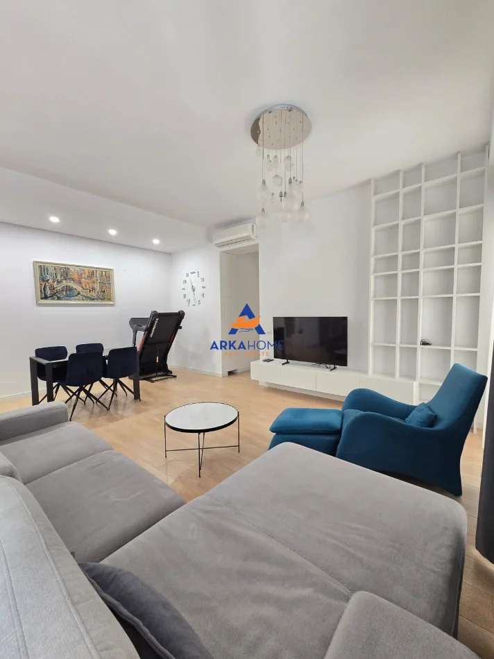 Tirane, jepet me qera apartament 2+1+Ballkon Kati 3, 124 m² 1.253 € 