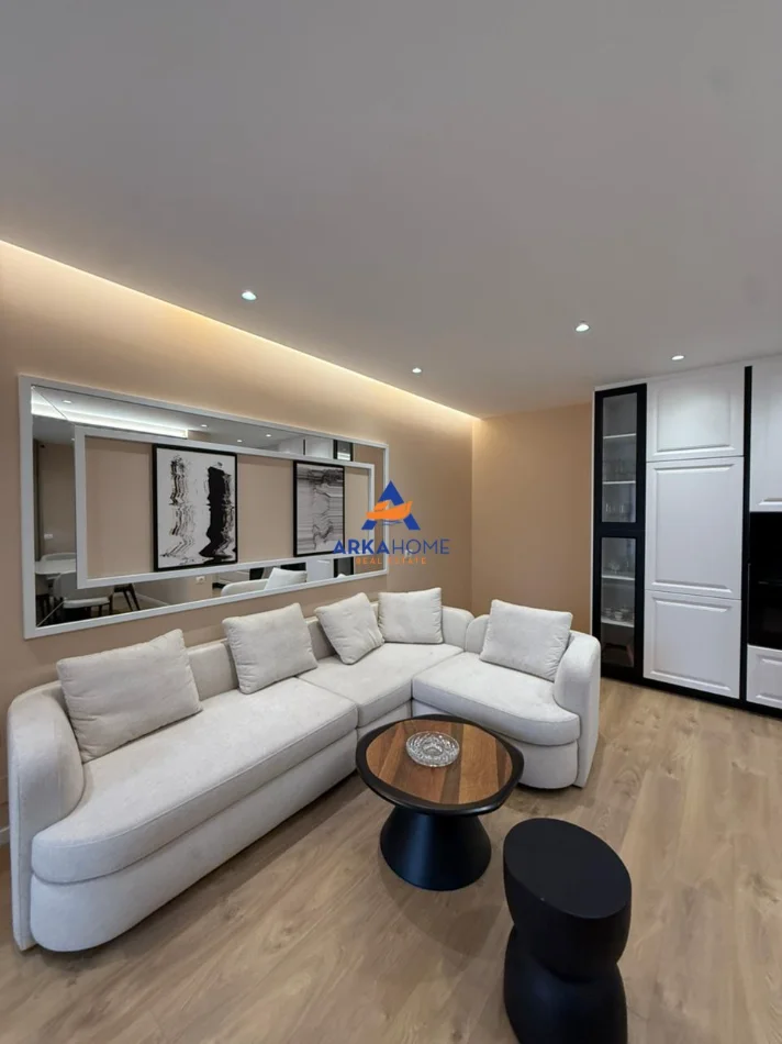 Tirane, shitet apartament 2+1+Ballkon Kati 3, 117 m² 370.000 € 