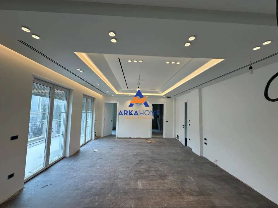 Tirane, shitet apartament 3 Katshe Kati 3, 600 m² 1.900.000 € 