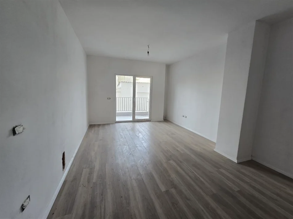 Shqiperi, shes apartament 1+1+Ballkon Kati 2, 72 m² 135.000 € (dritan hoxha)