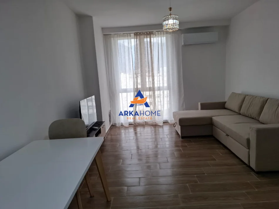 Tirane, jepet me qera apartament 2+1+Ballkon Kati 5, 96 m² 522 € 