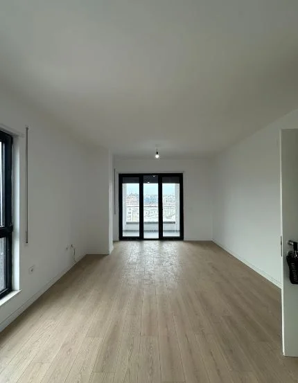 Tirane, shitet apartament 3+1+Ballkon Kati 8, 122 m² 378.500 € 