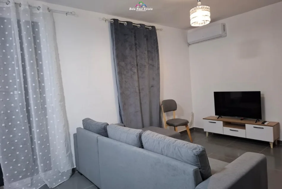Tirane, jepet me qera apartament 3+1 , 116 m² 680 € (5 maji)