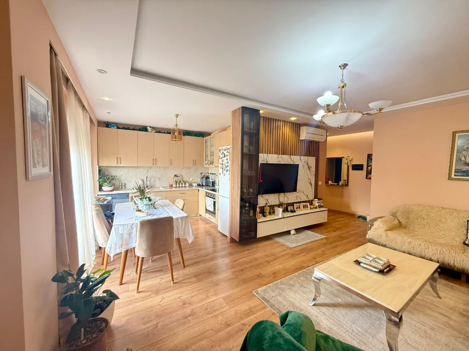 Tirane, shitet apartament 3+1 , 1 m² 345.000 € (Kopshti Botanik)