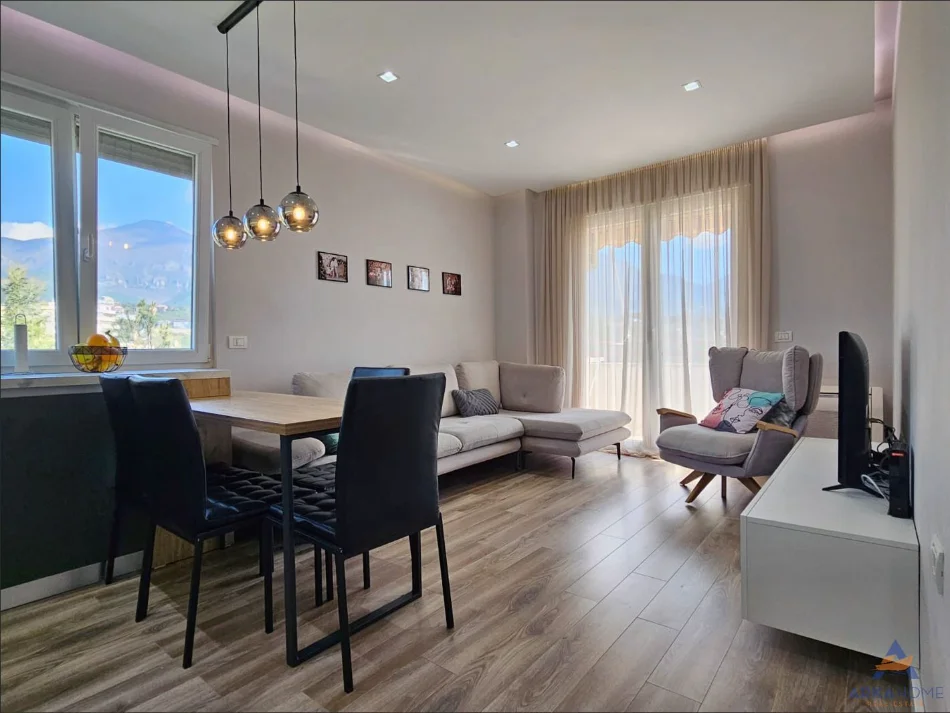 Tirane, shitet apartament 2+1+Ballkon Kati 4, 99 m² 145.000 € 