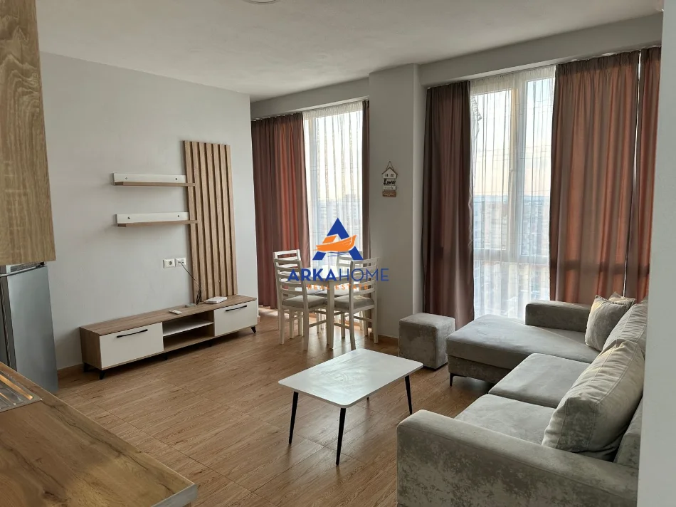 Tirane, jepet me qera apartament 1+1+Ballkon Kati 8, 75 m² 522 € 