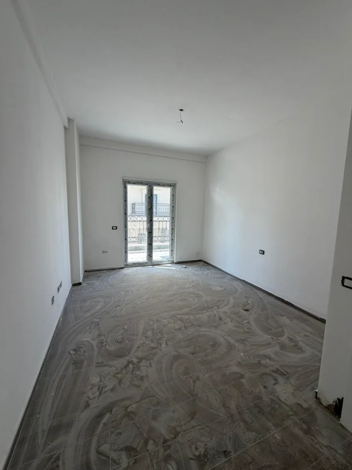 Tirane, shitet apartament 3+1 , 151 m² 273.350 € (Sauk)